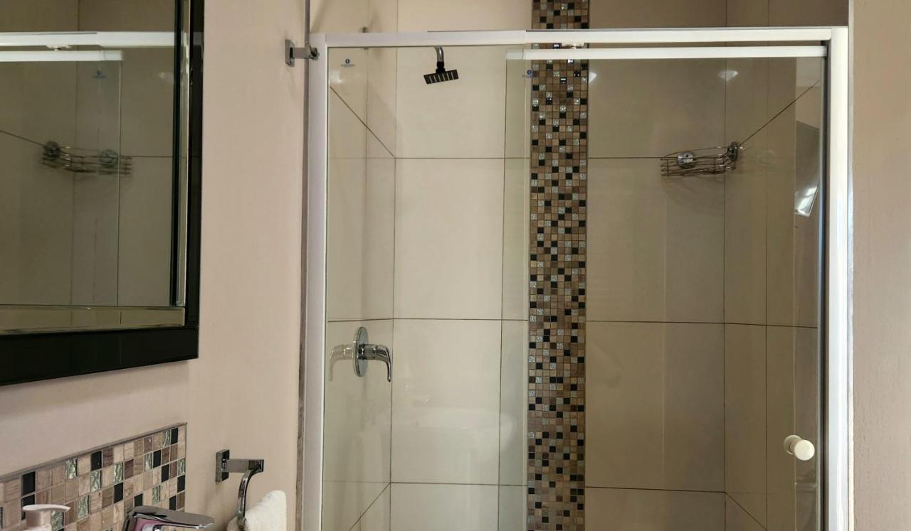 Green Kalahari Guesthouse Ъпингтън Екстериор снимка