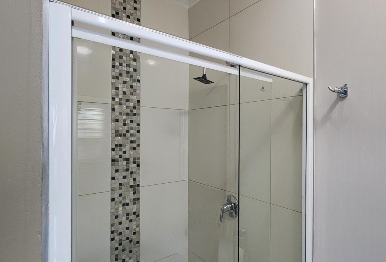 Green Kalahari Guesthouse Ъпингтън Екстериор снимка